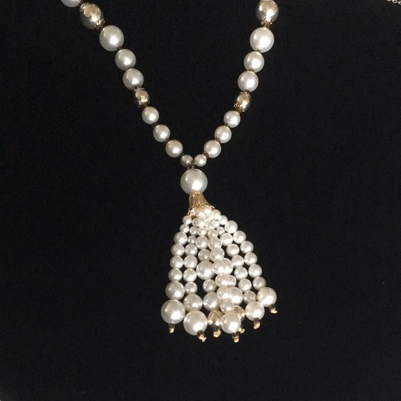Vintage Retro Faux Pearl Necklace - Picture 3 of 14